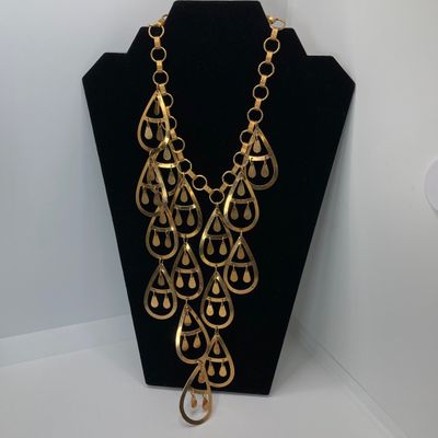 LOT 27: Collection of Statement and Faux Pearl Necklaces
