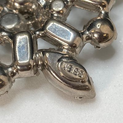 LOT 13: Beautiful Vintage Weiss Rhinestone Brooch