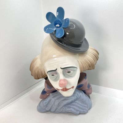LOT 39: Retired Lladro "Pensive Clown" Figurine No. 5130