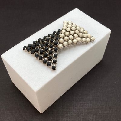LOT 15: Vintage Silver Tone Brooch / Pin Collection and More