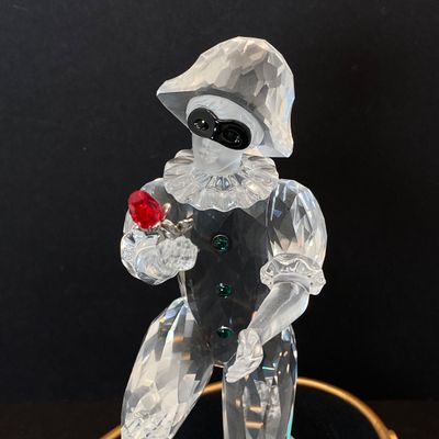 LOT 106: Swarovski Crystal SCS 2001 Annual Edition "Harlequin" Figurine on Stand