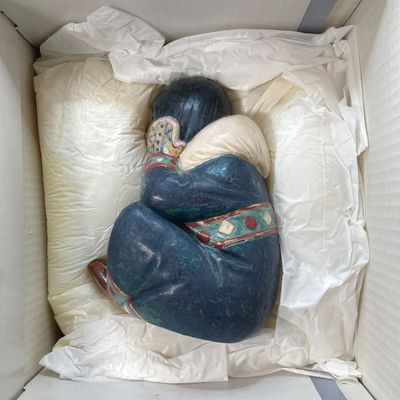 LOT 101: Lladro "Pensive Esquimo Girl" No. 2158 with Original Box