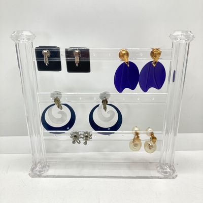 LOT 21: Vintage Clip-on Style Earrings - Richelieu and More