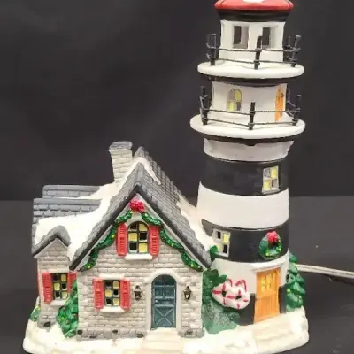 Highland Point Santa's Workbench Lighthouse
