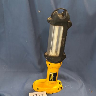 Dewalt Light No Battery