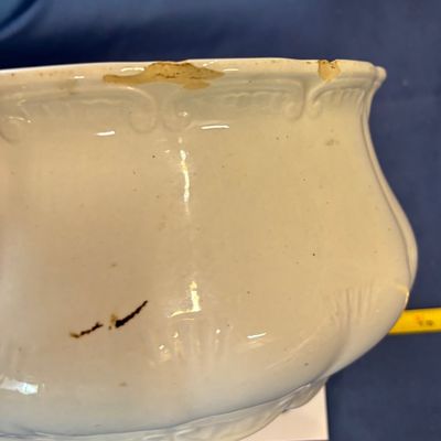 MELLOR TAYLOR & CO. ENGLAND WARRENTED STONE CHINA CHAMBER POT