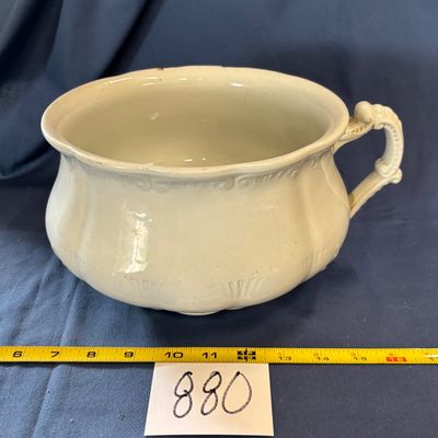 MELLOR TAYLOR & CO. ENGLAND WARRENTED STONE CHINA CHAMBER POT