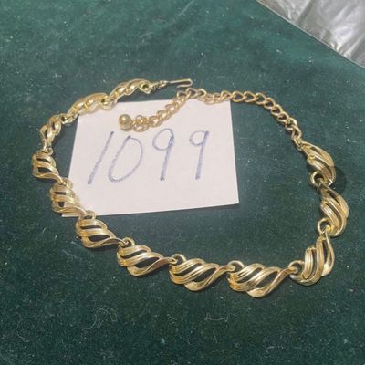 Vintage Gold Tone Necklace