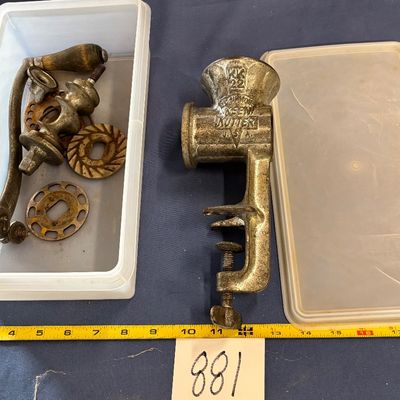 vintage E.C. Simmons Keen Kutter model KK22 meat grinder