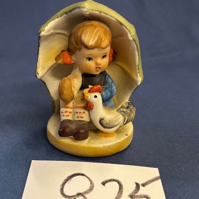 Japan Pandora Little Girl With Umbrella with Goose Hummel style Approx. 3.5"