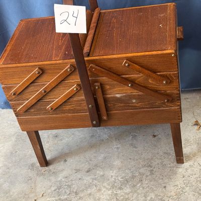 Vintage Sewing Box Handle is cracked