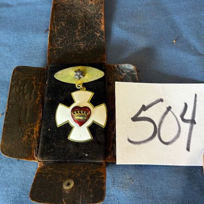 INDEPENDENT ORDER OF ODD FELLOWS VINTAGE DECORATION OF CHIVALRY ENAMELED MEDAL REBEKAH LODGE