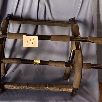 2 Golds gym Doorway Multi grip Pull-Up Bar, Doorframe Mount, Equipment