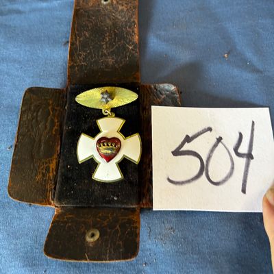 INDEPENDENT ORDER OF ODD FELLOWS VINTAGE DECORATION OF CHIVALRY ENAMELED MEDAL REBEKAH LODGE