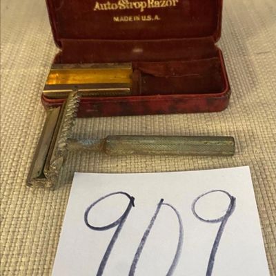 Vintage Valet Razor