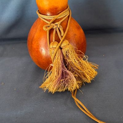 VINTAGE JAPANESE CALABASH SAKE BOTTLE WITH WOODEN LID, HYOTAN, GOURD