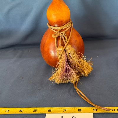 VINTAGE JAPANESE CALABASH SAKE BOTTLE WITH WOODEN LID, HYOTAN, GOURD