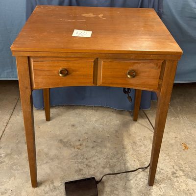 Singer Sewing Machine in Cabinet