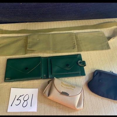 Vintage Lady’s Bifold and Coin Purses