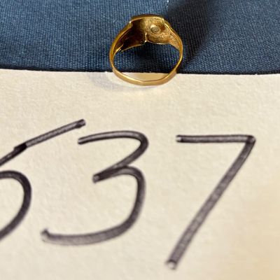 antique yellow gold tone signet-style ring