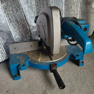 Ryobi 10-Inch Compound Miter Saw – Workshop & Carpentry Tool