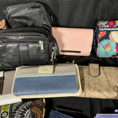 Assorted Women's Handbags, Wallets & Crossbody Purse Lot – Vera Bradley & More