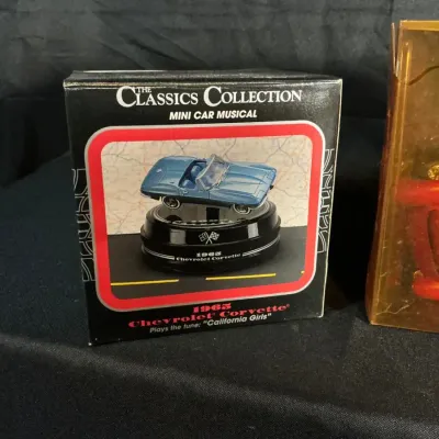 Corvette Collectible Musical Model Car Lot – 1958 & 1968 Classics with Display Cases