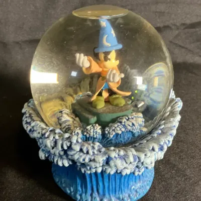 Disney Snow Globe/music box lot – Mickey, Fantasia, Winnie the Pooh, Christmas & 2000 Millennium