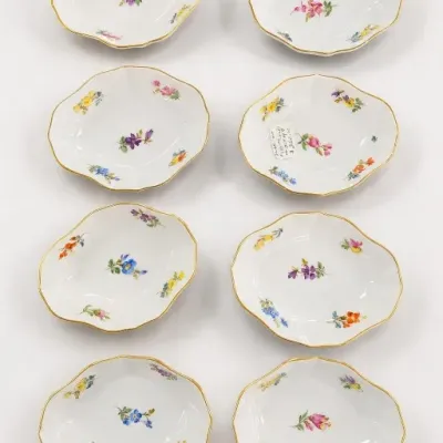 Sale Photo Thumbnail #318: Set of Eight Floral Porcelain Bowls