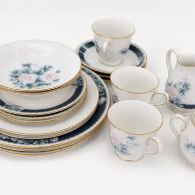 Sale Photo Thumbnail #332: Floral Porcelain Dinnerware and Teacups Set