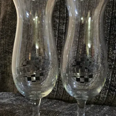 Pair of Improv Comedy Showcase Irvine CA Souvenir Hurricane Pilsner Glasses