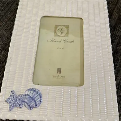 Island Creek 4x6 Coastal Ceramic Picture Frame – Seashell & Starfish Accent – White