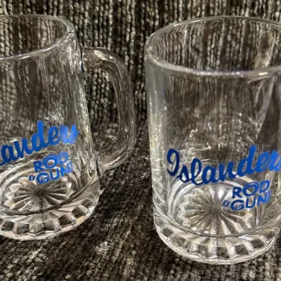 Set of 2 Islanders Rod & Gun Clear Glass Coffee Mugs Beer Stein Style