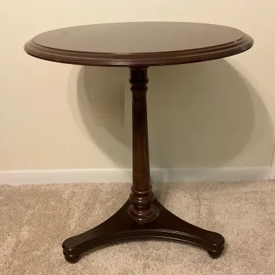 The Bombay Company 22 Inch Round Table