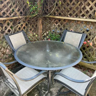 Hampton Bay Outdoor Table And Four Chairs