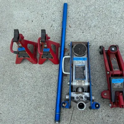 Automotive Jacks And Jack Stand 