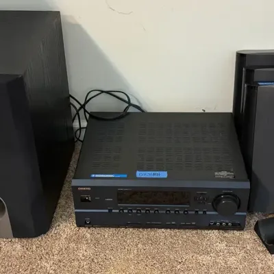 Stereo Receiver With Speakers 