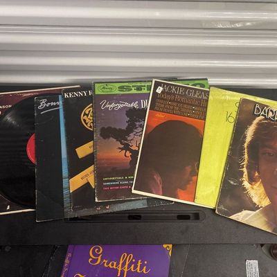 Sale Photo Thumbnail #473: 9 records