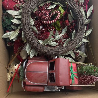Sale Photo Thumbnail #557: Wreaths and red truck