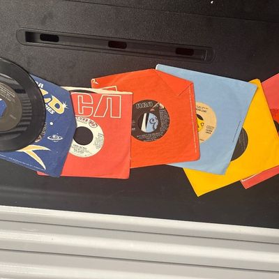 Sale Photo Thumbnail #474: 7 records
