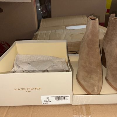 Sale Photo Thumbnail #242: Size women’s 9.5
In box