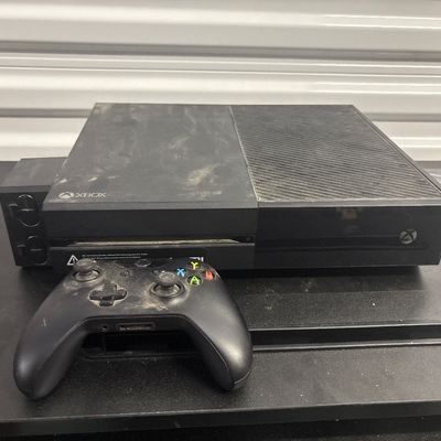 Sale Photo Thumbnail #470: No power cord 
1 controller 
2 battery packs w/ charger