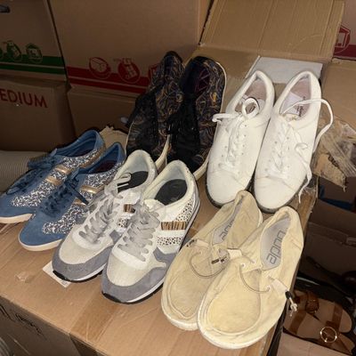 Sale Photo Thumbnail #223: 5 pairs 
Sz 7-9