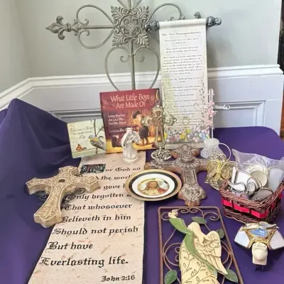 Large Assortment of Faith Décor Items