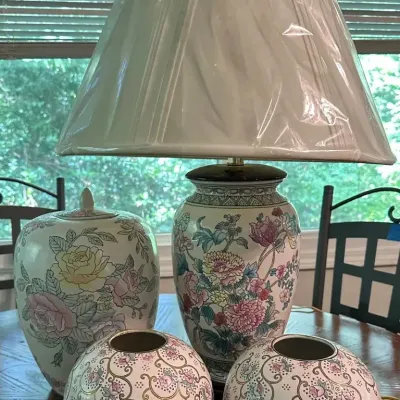 Floral Ceramic Table Lamp & Decorative Pieces