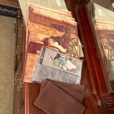 Earth tone Table Dressings