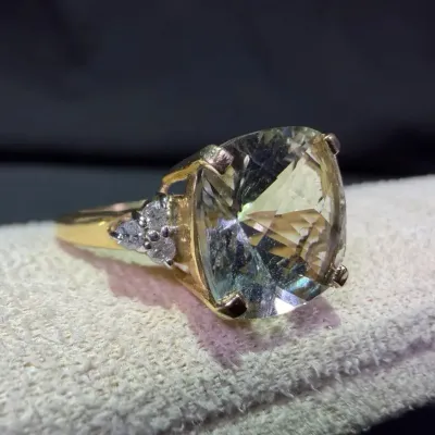 NAGL Certified - 14k Yellow Gold Quartz And Diamond Ring