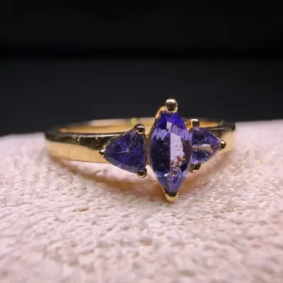 NAGL Certified - 14k Yellow Gold Tanzanite Ring 