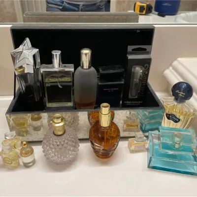 Perfume & Perfume Bottles 
