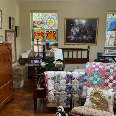 bedroom full of beautiful accessories